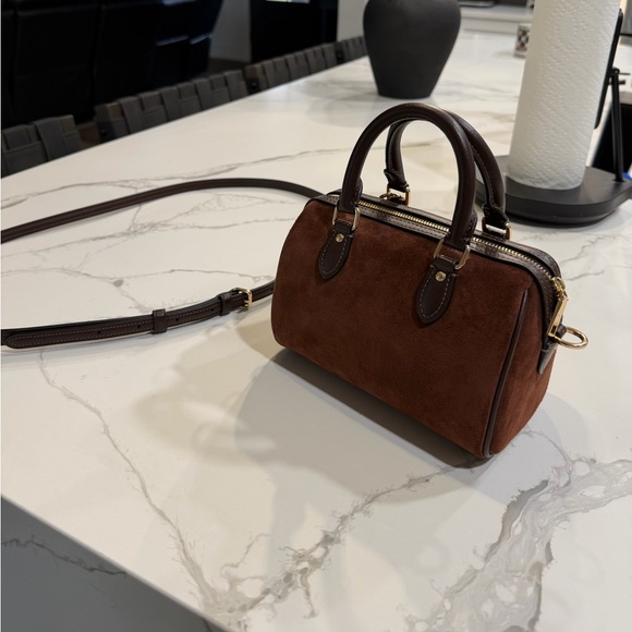 Coach Rowan - Picture 3 of 7